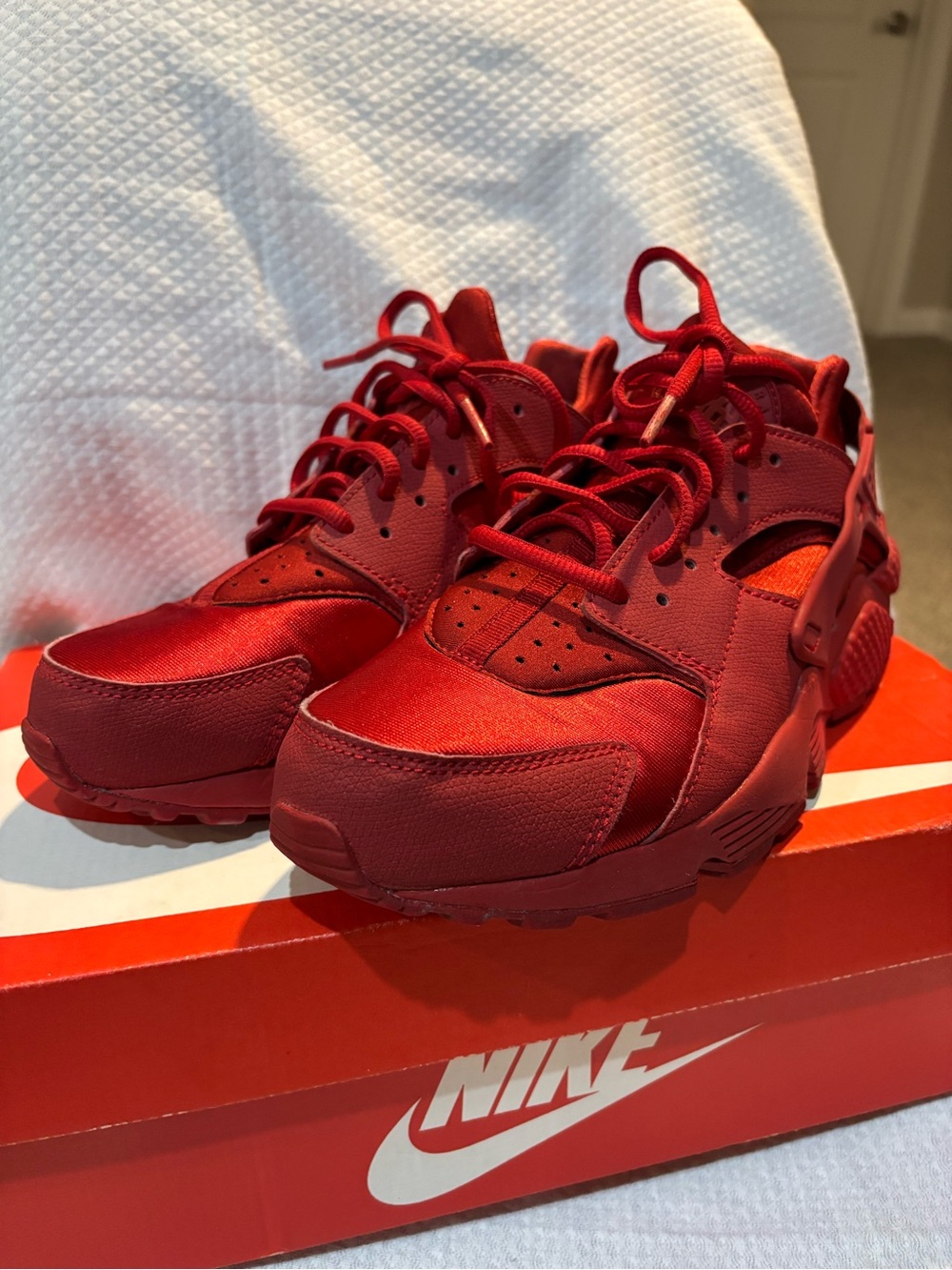 Nike Air Huarache Run Triple Red Women’s 9 OG Box